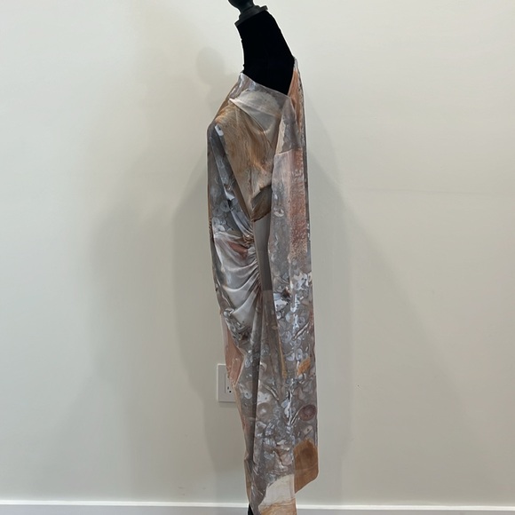 Hildur Yeoman The Premiere dress in Sequin Painting - Picture 6 of 10